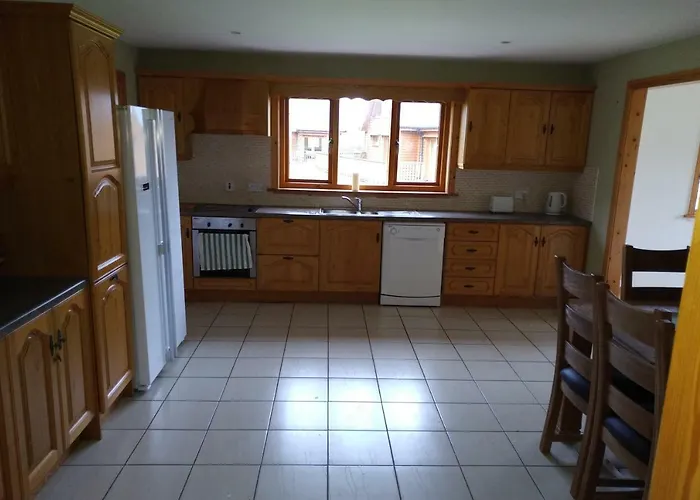 14 Drumcoura Semesterbostad *